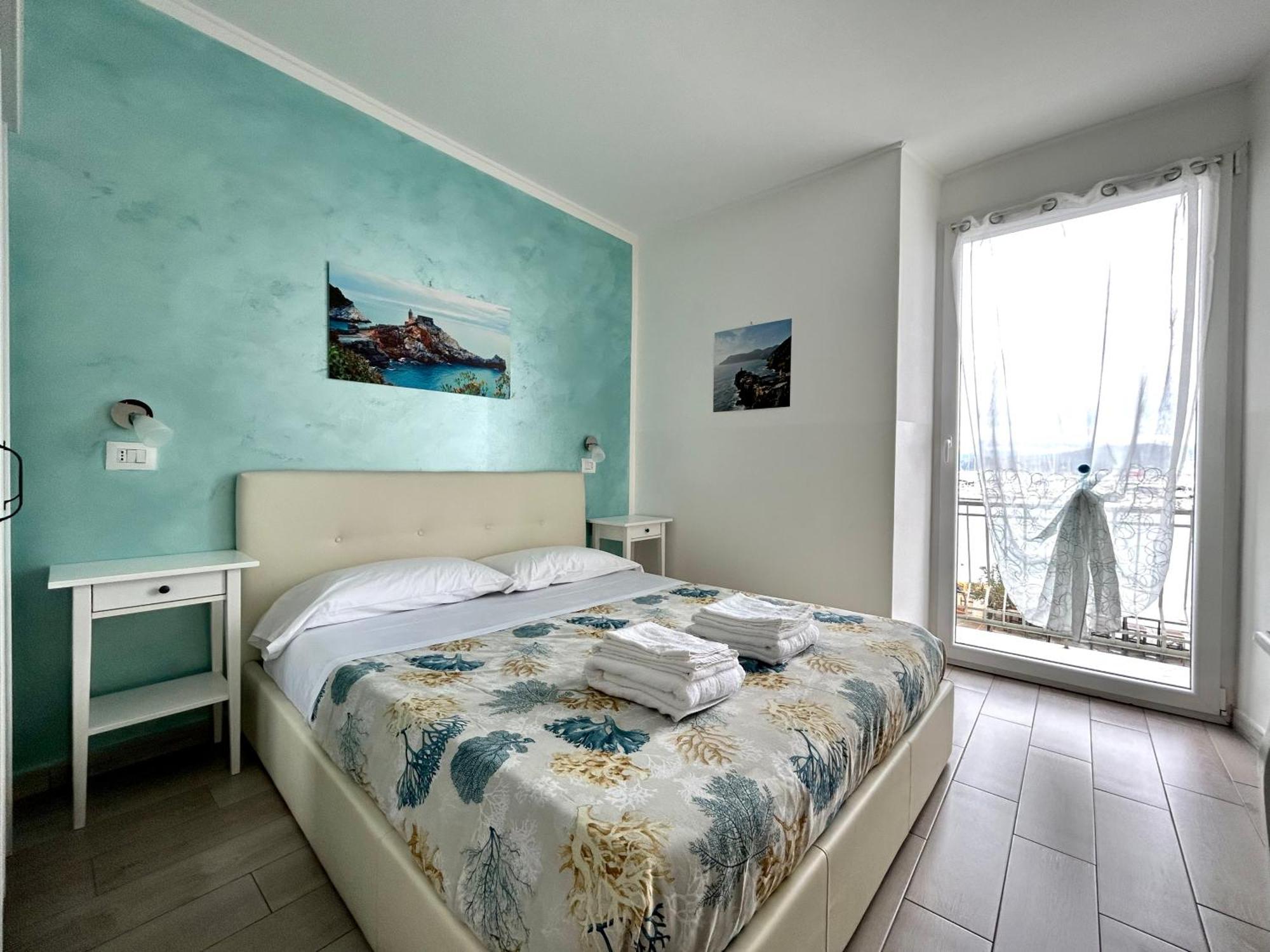 Fezzano / Portovenere Stilish Double Rooms With Sea View, Balcony Or Small Courtyard Exterior foto