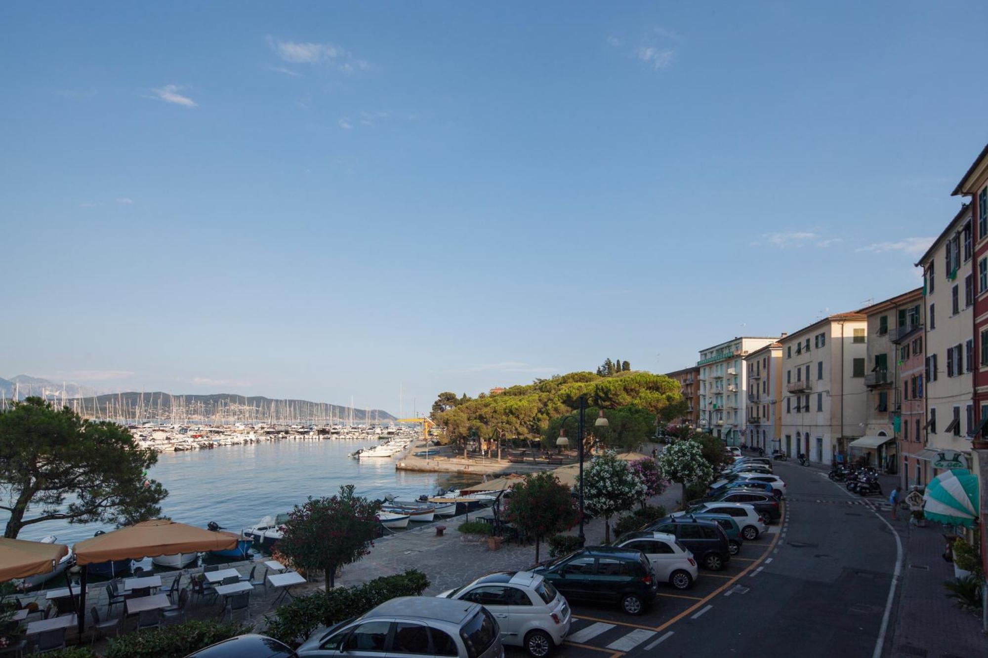 Fezzano / Portovenere Stilish Double Rooms With Sea View, Balcony Or Small Courtyard Exterior foto
